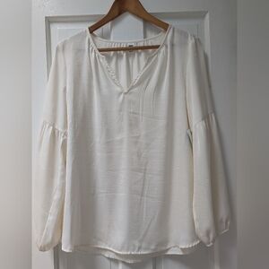 Old Navy Ivory Long Sleeve Blouse Women’s Medium | V-Neck Boho Peasant Top